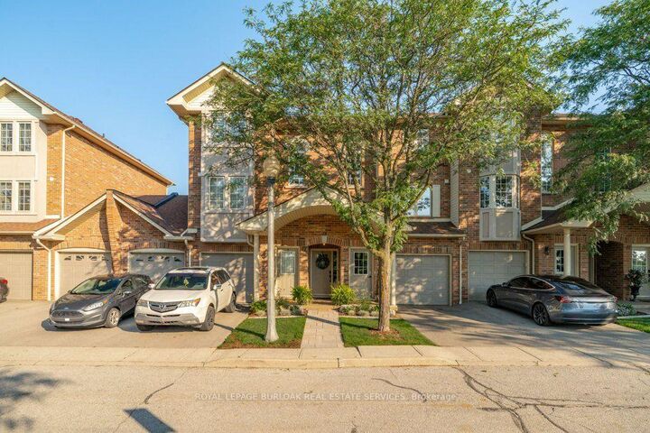 Property Photo:  4045 Upper Middle Road 25  ON L7M 4S8 