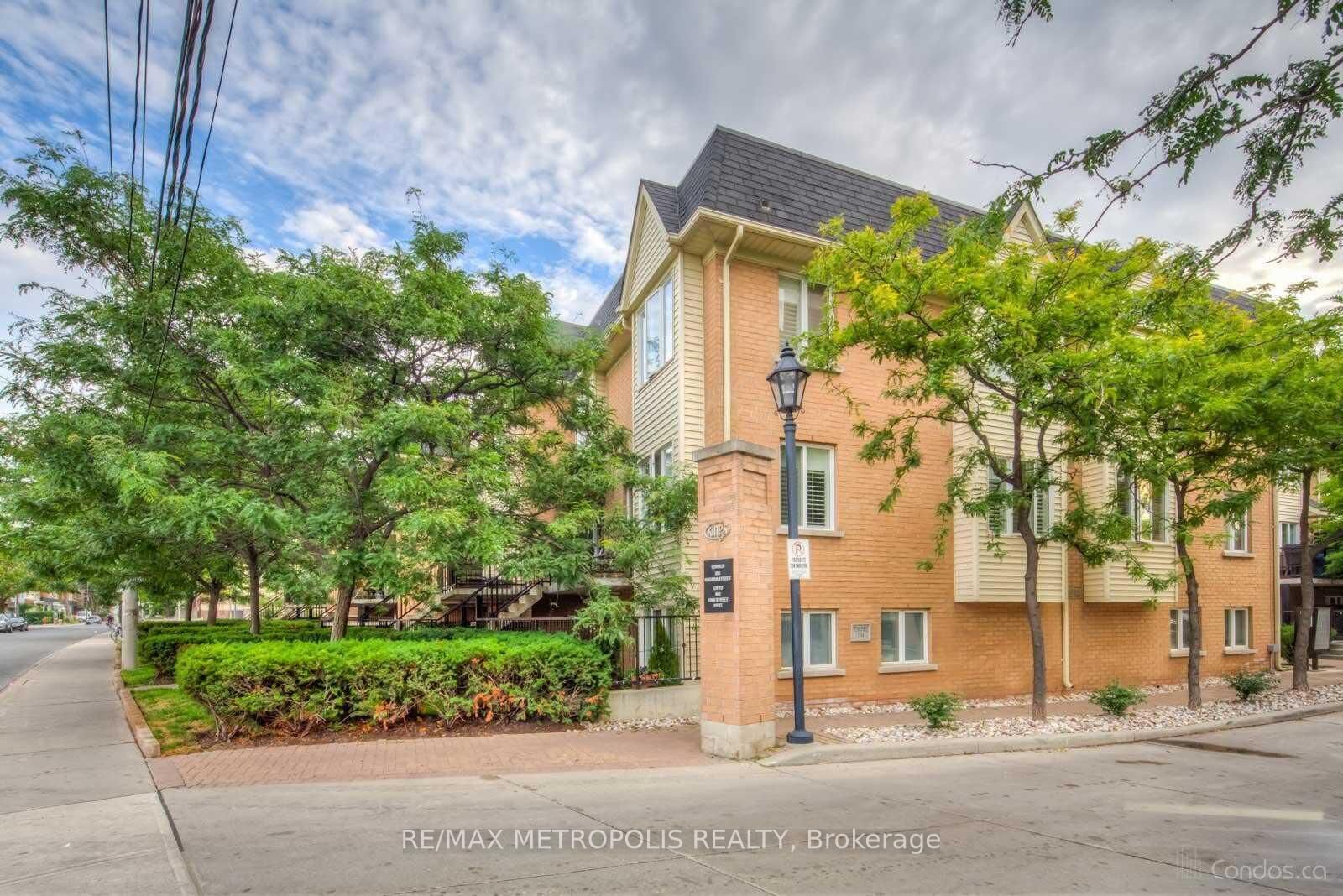 Property Photo:  208 Niagara Street Th27  ON M6J 3W5 