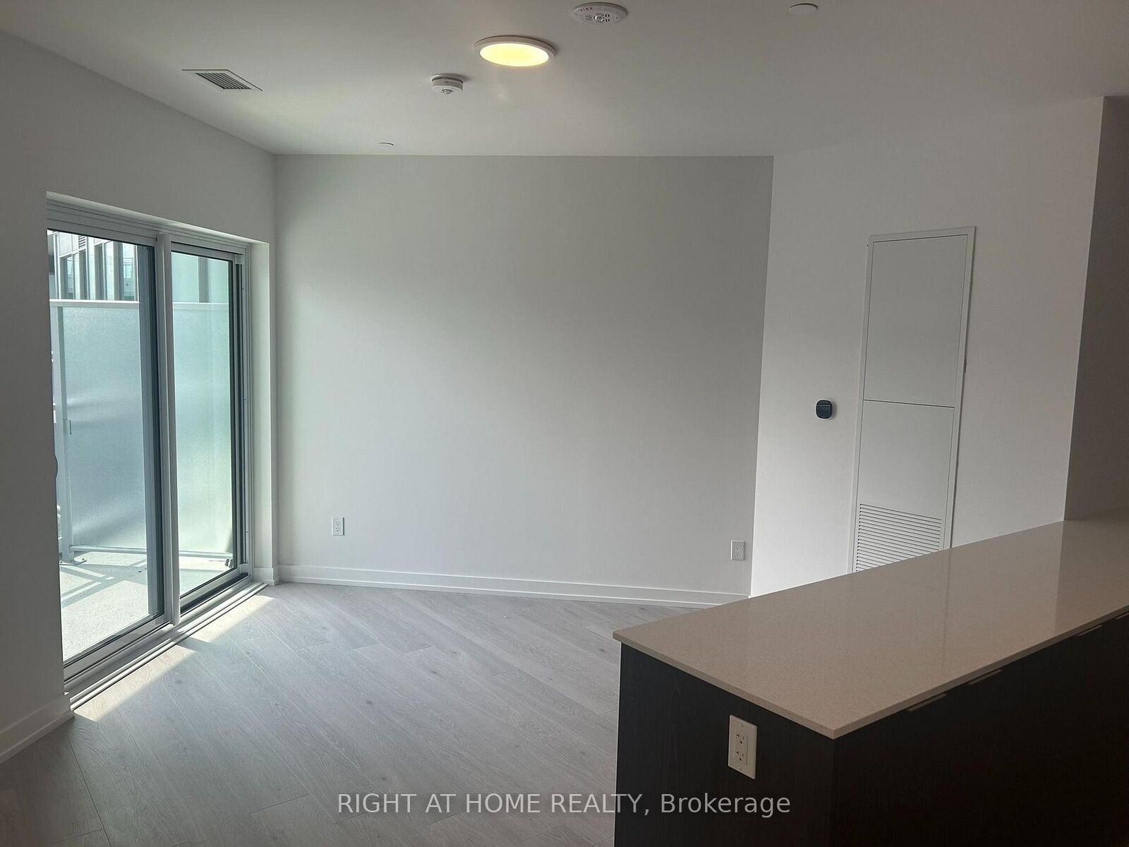 Property Photo:  2501 Saw Whet Boulevard 641  ON L6M 5N2 