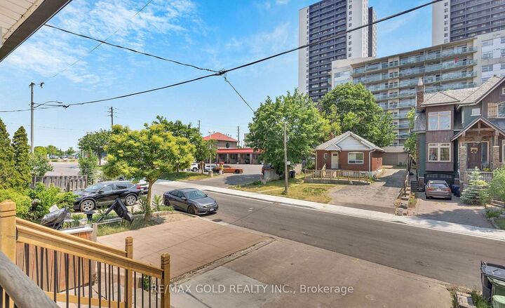 Property Photo: 8 Fairglen Crescent ON M9N 1S2