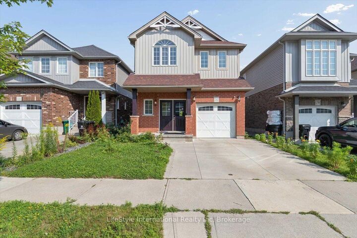 242 Moorlands Crescent S — photo 1