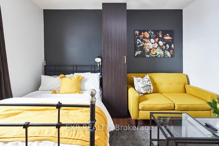 Property Photo:  331 Catherine Street C  ON K1R 5T4 