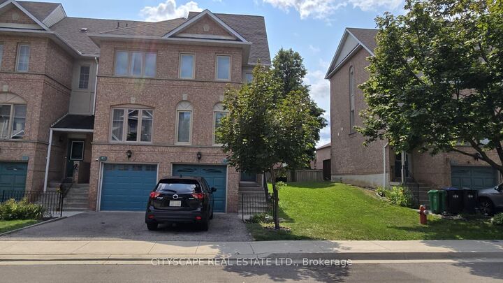 Property Photo:  1050 Bristol Road W 46  ON L5V 2E8 