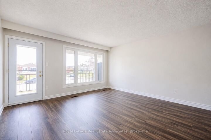 Property Photo: 2393 Whaley Drive Upper ON L5B 2B3