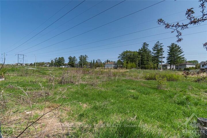 Property Photo: 258 Forestbrook Street ON K2K 0B4
