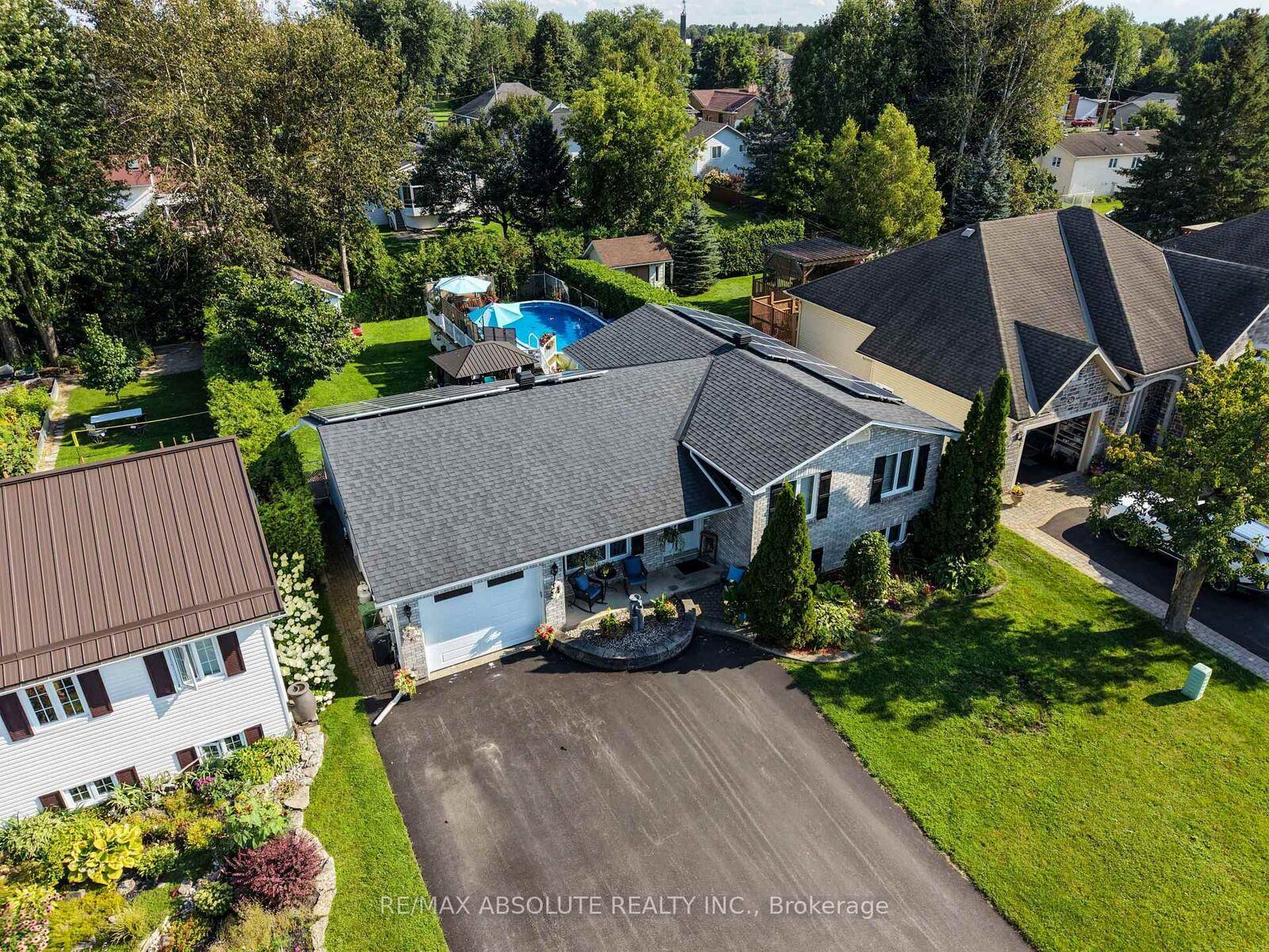 Property Photo: 54 Albert Street ON K0A 1W0