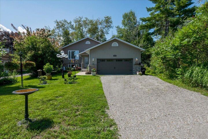 110 Maskinonge Road — photo 1