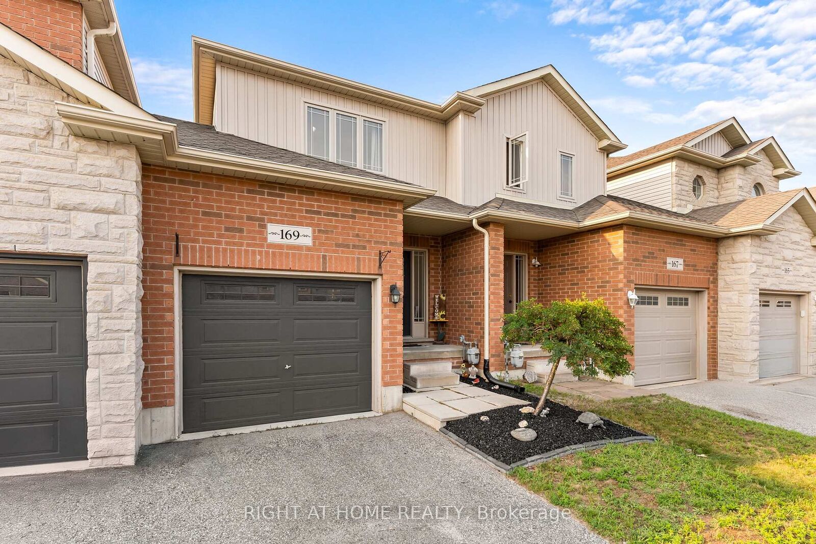 Property Photo:  169 Banting Crescent  ON L3W 0P3 
