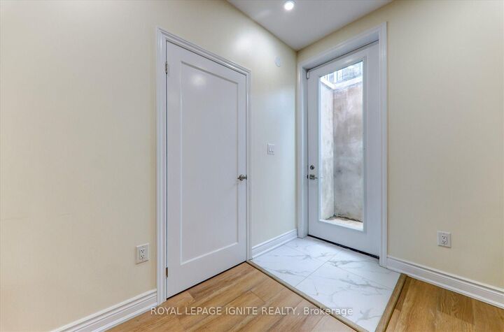 Property Photo:  17 Winthrop Crescent Bsmt  ON L3L 0E5 