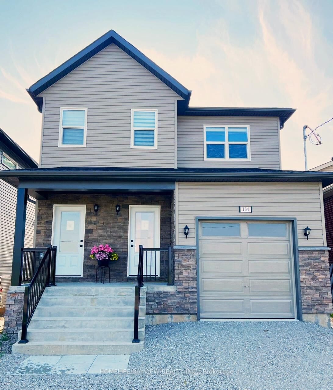 Property Photo:  164 Penetanguishene Road W Bsmnt  ON L4M 7C3 