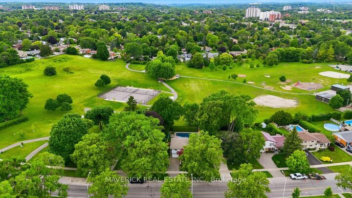 Property Photo: 653 Viscount Road ON N6J 2Y4