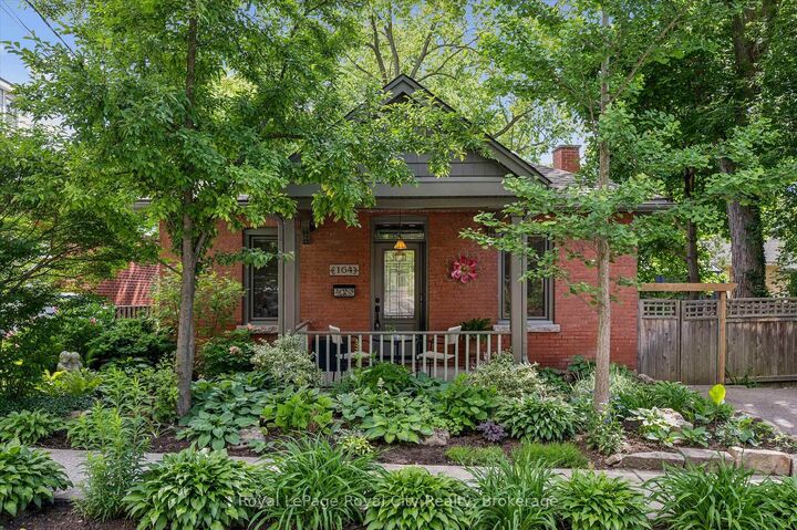 Property Photo:  164 King Street  ON N1E 4R1 