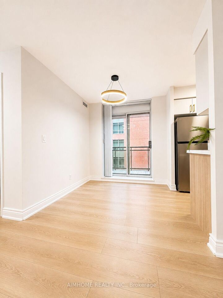 Property Photo:  75 King William Crescent 804  ON L4B 0C1 