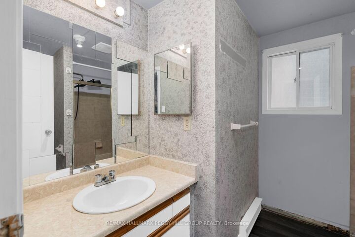 Property Photo: 857 Birchwood Drive ON L4R 4Y3