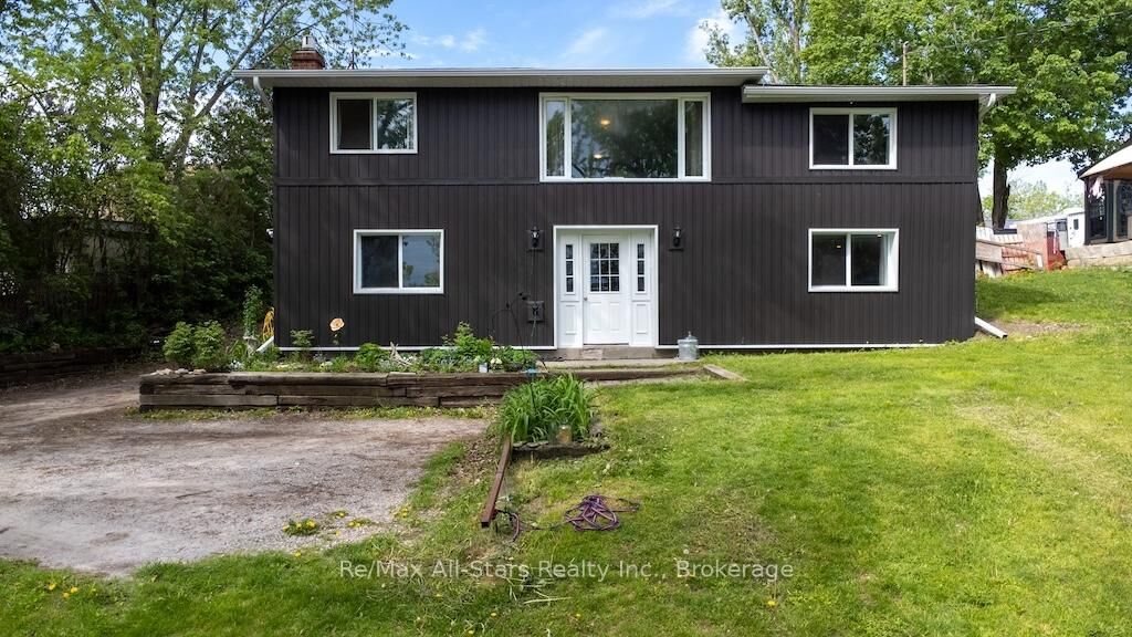 Property Photo:  9 Riverside Drive  ON K9V 0H6 