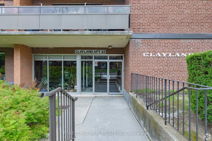 Property Photo: 32 Clayland Drive 301 ON M3A 2A5