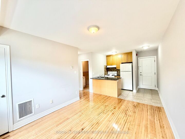 Property Photo:  15 Thirty Third Street 302  ON M8W 3G7 