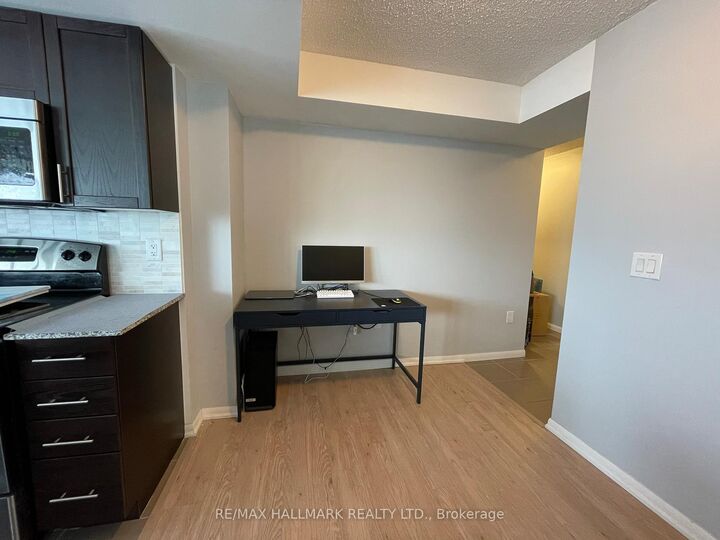 Property Photo: 830 Lawrence Avenue W 1507 ON M6A 0A2