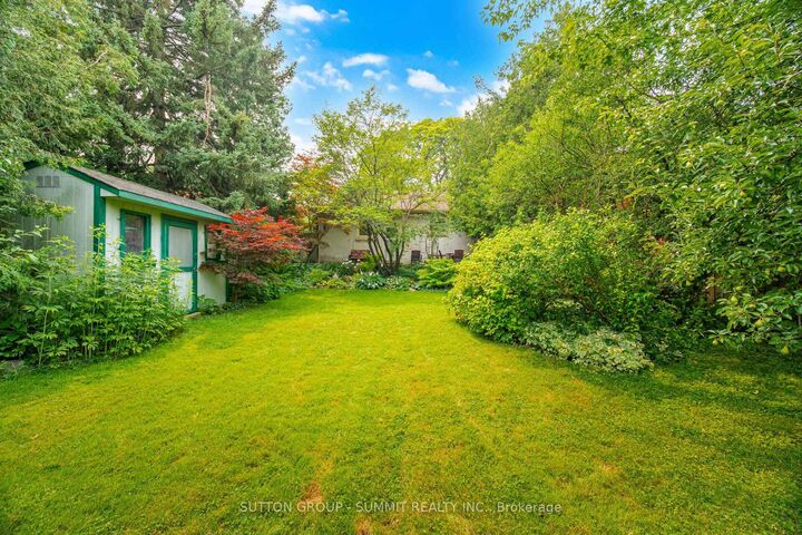 Property Photo:  25 Arch Road  ON L5M 1M4 