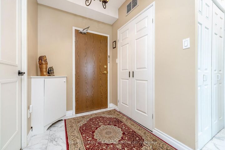 Property Photo: 5250 Lakeshore Road 1906 ON L7L 5L2