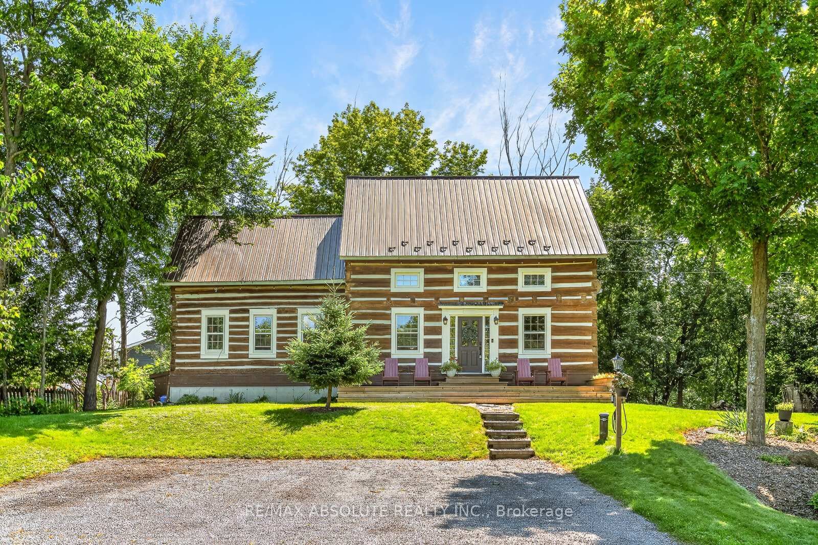 Property Photo: 140 Creek Drive ON K1A 1X0