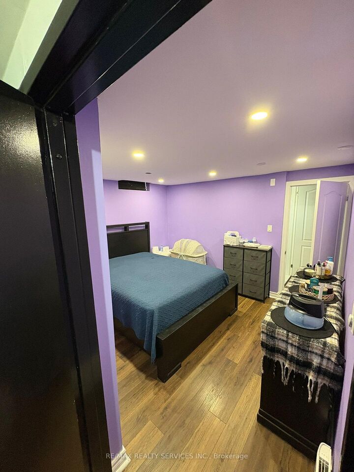Property Photo: 1100 Oxford Street 137 ON L1J 6G4