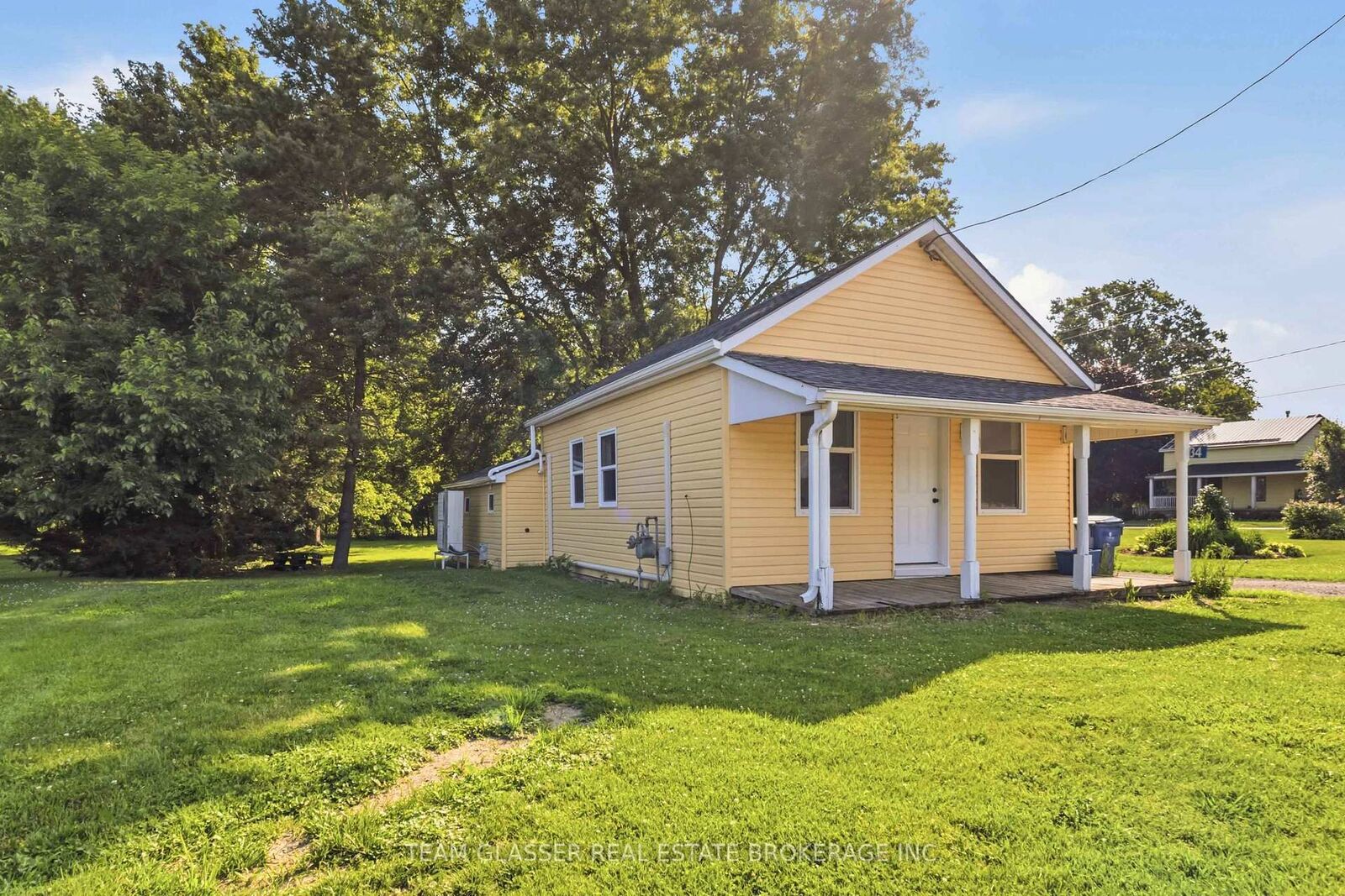 Property Photo:  34 Broadway Street  ON N0L 1Z0 