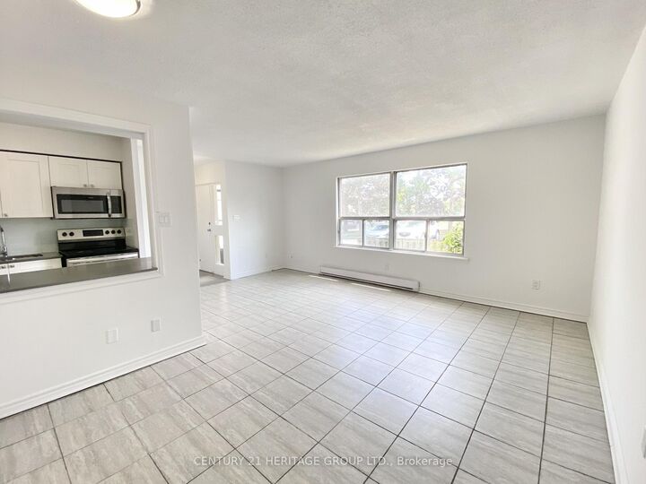 Property Photo:  7555 Goreway Drive 5  ON L4T 3M9 