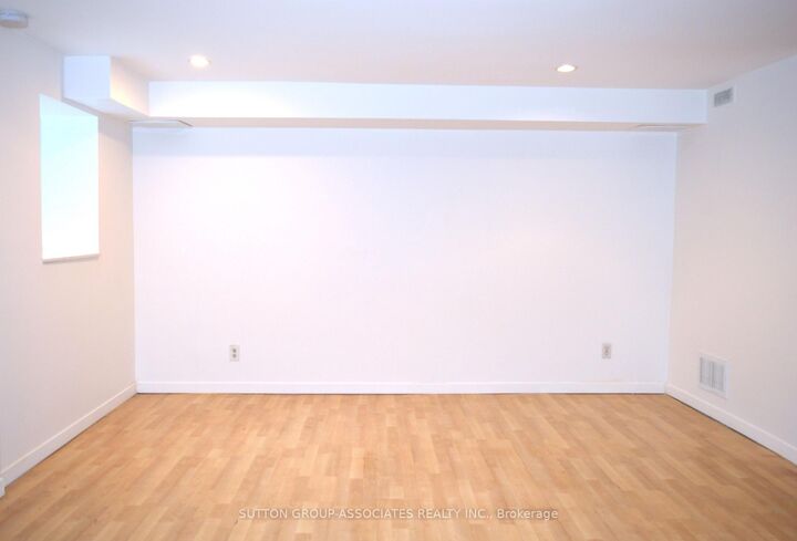 Property Photo:  360 Sorauren Avenue Bsmt  ON M6R 2H1 