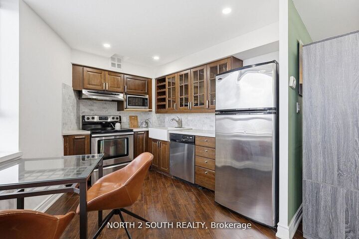 Property Photo: 270 Queens Quay W 505 ON M5J 2N4