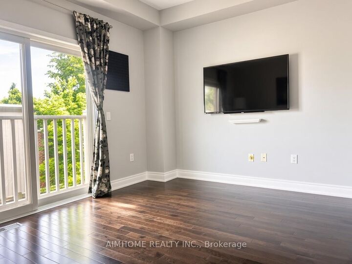Property Photo: 6625 Falconer Drive 57 ON L5N 0C3
