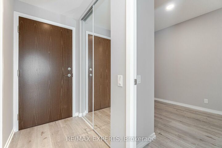 Property Photo: 1000 Portage Parkway 2909 ON L4K 0L1