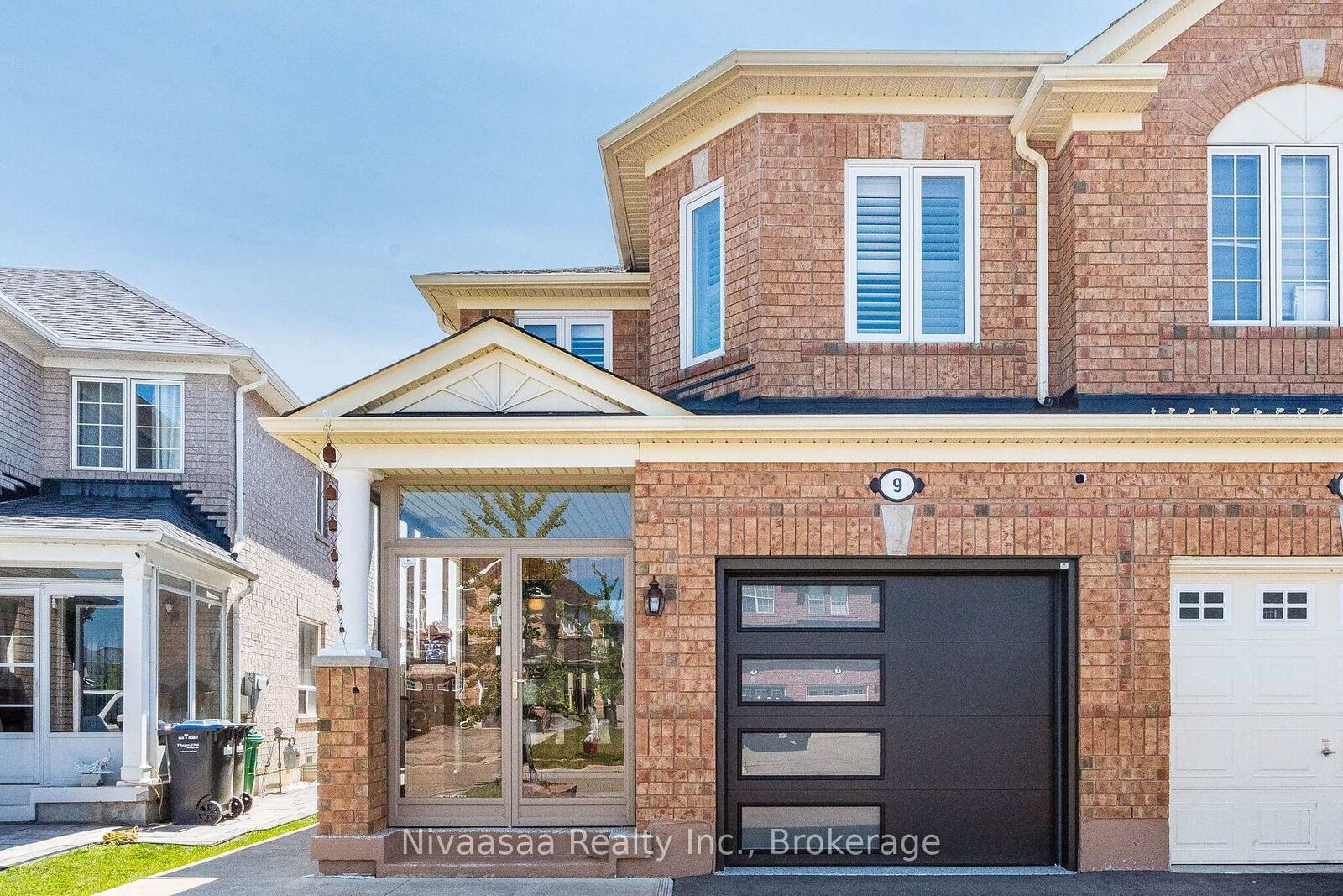 Property Photo: 9 Parisian Road ON L6P 2T1