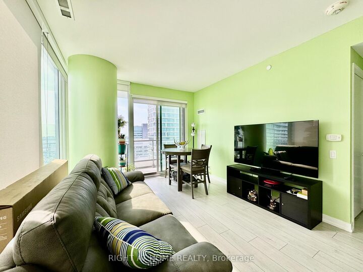 Property Photo: 898 Portage Parkway 1903 ON L4K 0J6