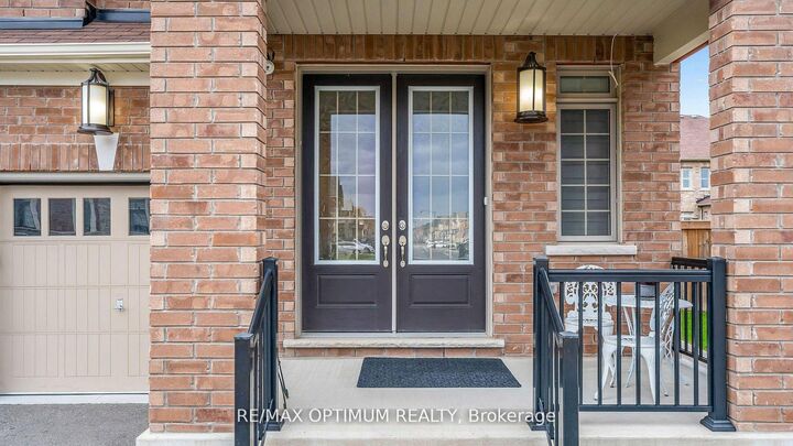 Property Photo: 30 Wheatberry Crescent ON L6R 4A1