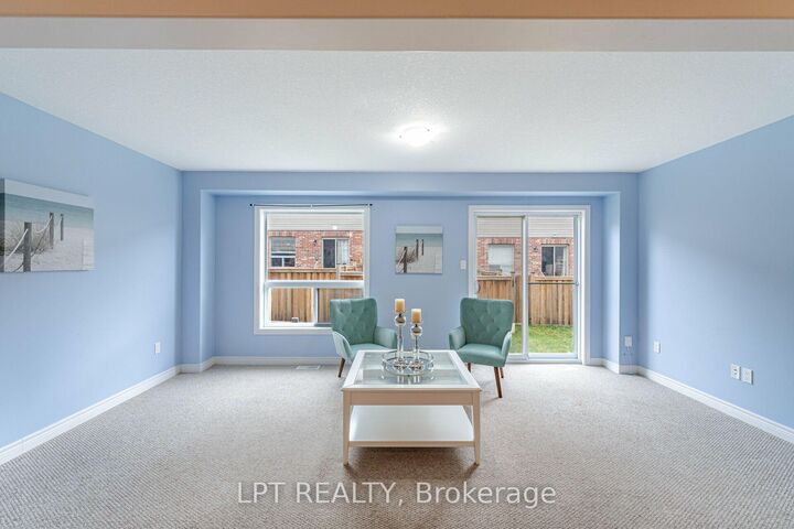 Property Photo:  124 Parkinson Crescent 15  ON L9W 6X3 