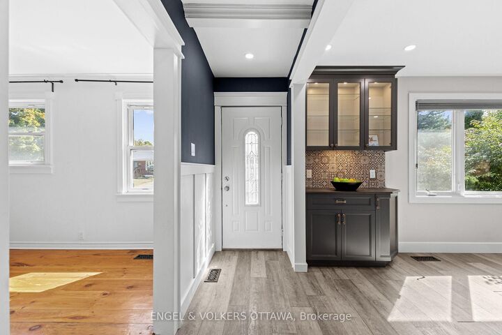 Property Photo:  855 Weston Drive  ON K1G 1W5 