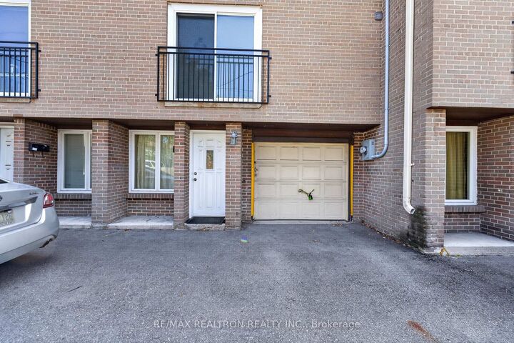Property Photo:  6 Sentinel Road 5  ON M3J 3T7 
