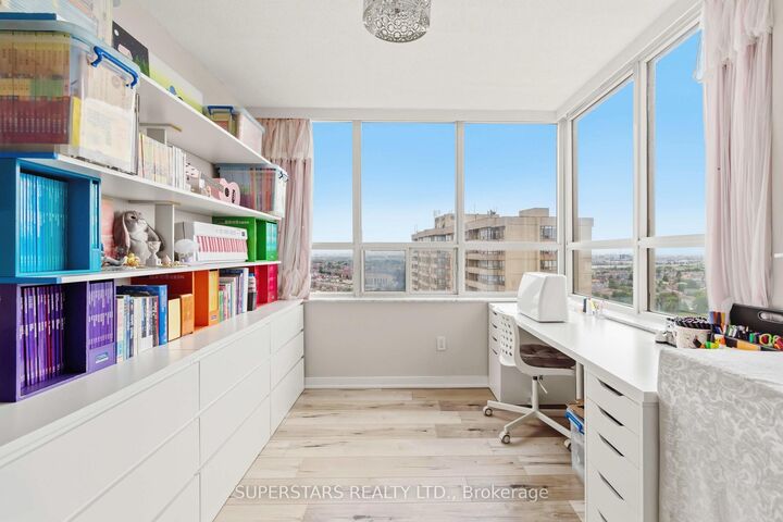 Property Photo: 30 Malta Avenue 1702 ON L6Y 4S5