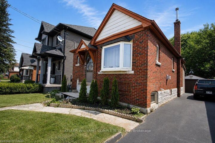 Property Photo:  35 Barons Avenue S  ON L8K 2Y1 