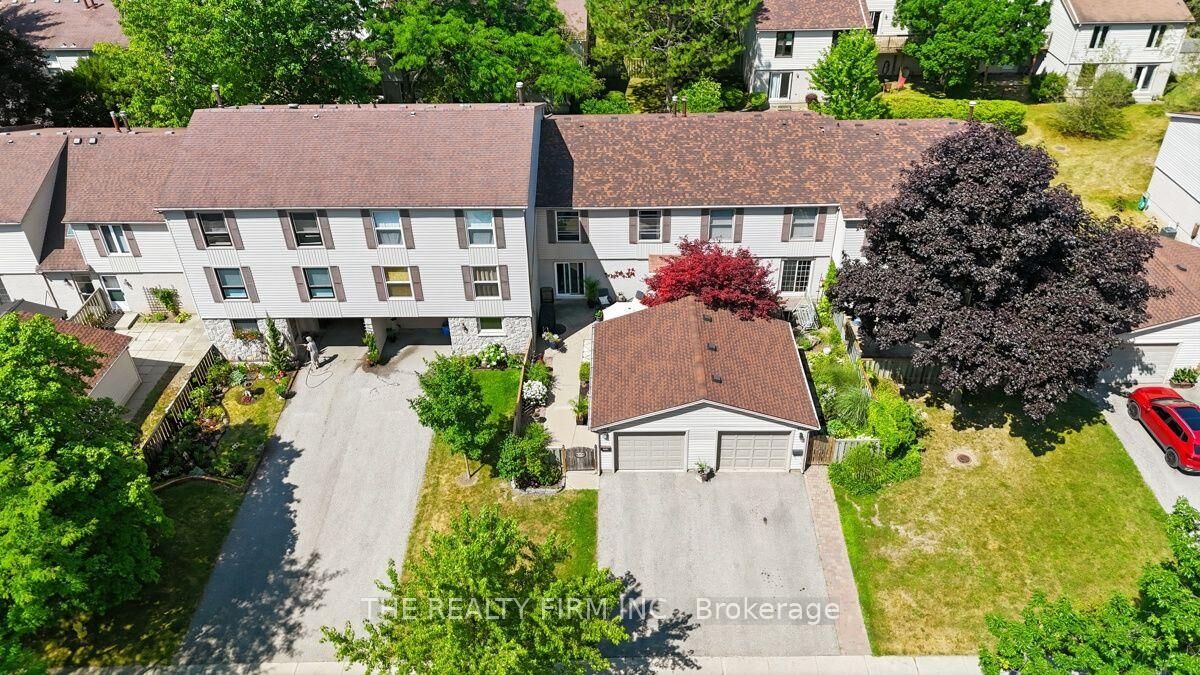 Property Photo:  905 Dalhousie Drive  ON N6K 1M8 