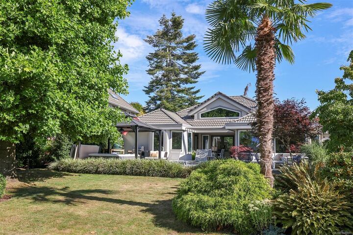 Property Photo: 2933 Royal Vista Way BC V9N 9X3