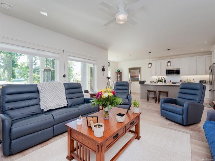 Property Photo: 6512 Noblewood Pl BC V9Z 0W3
