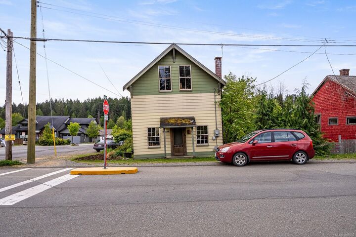 Property Photo: 2637 Dunsmuir Ave BC V0R 1S0