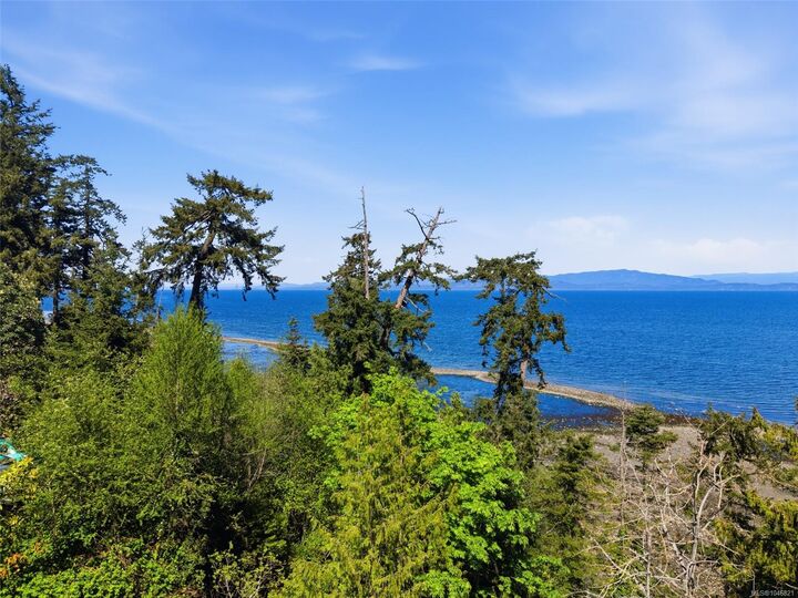 Property Photo: 590 Willow St BC V9P 1A5
