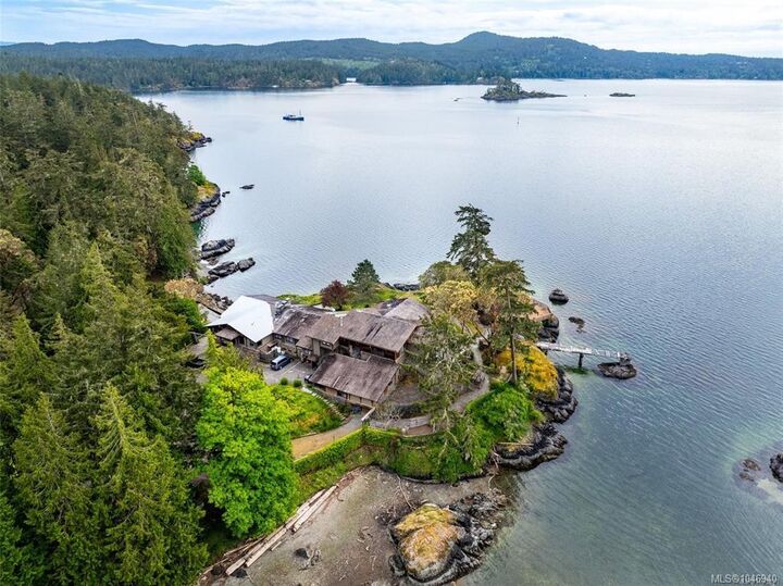 Property Photo: 1424 Gillespie Rd BC V9Z 0Z2