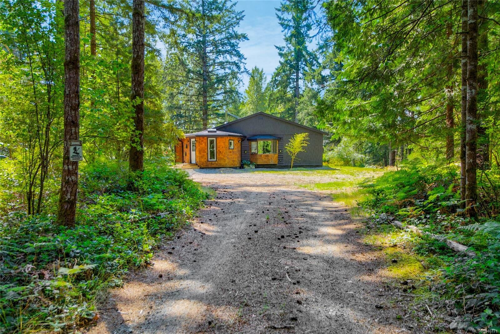 Property Photo: 3569 Macaulay Rd BC V9J 1E4