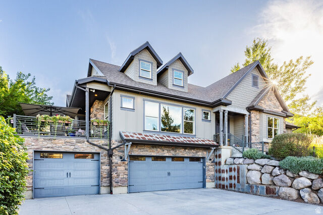 Property Photo: 460 E Saddle Dr UT 84049