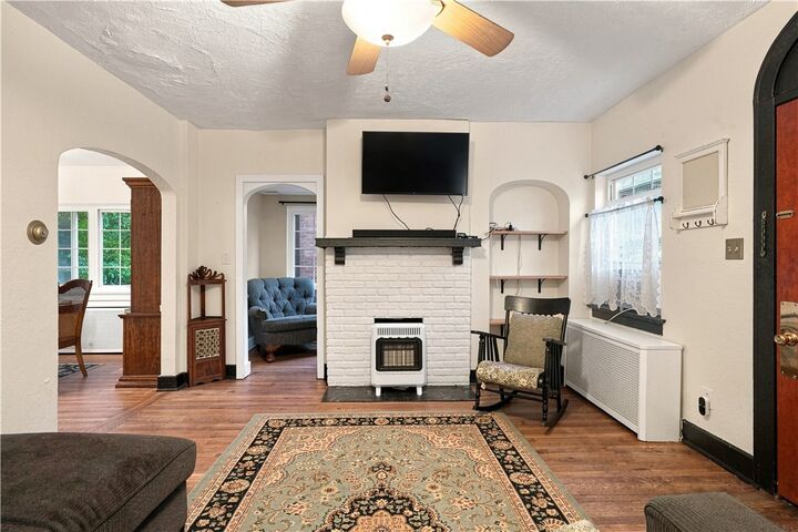Property Photo:  40 Sceneridge Ave  PA 15227 