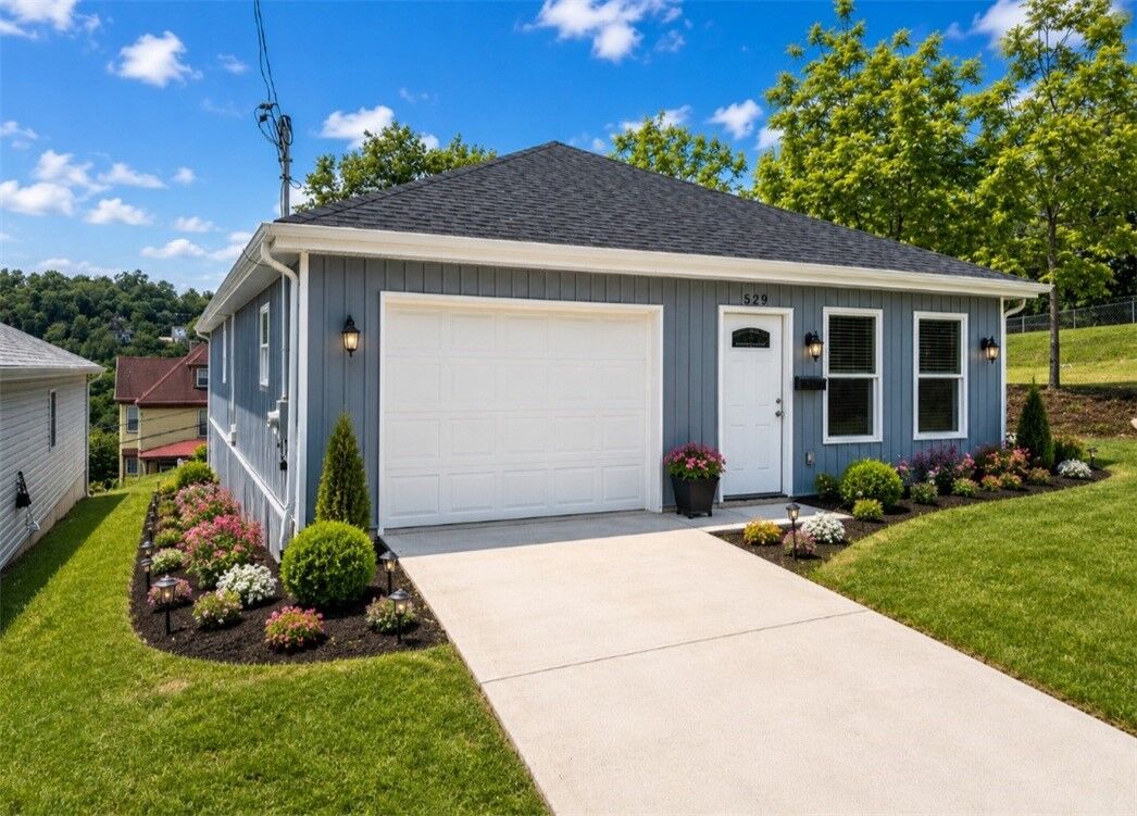 Property Photo:  529 Weston Way  PA 15220 